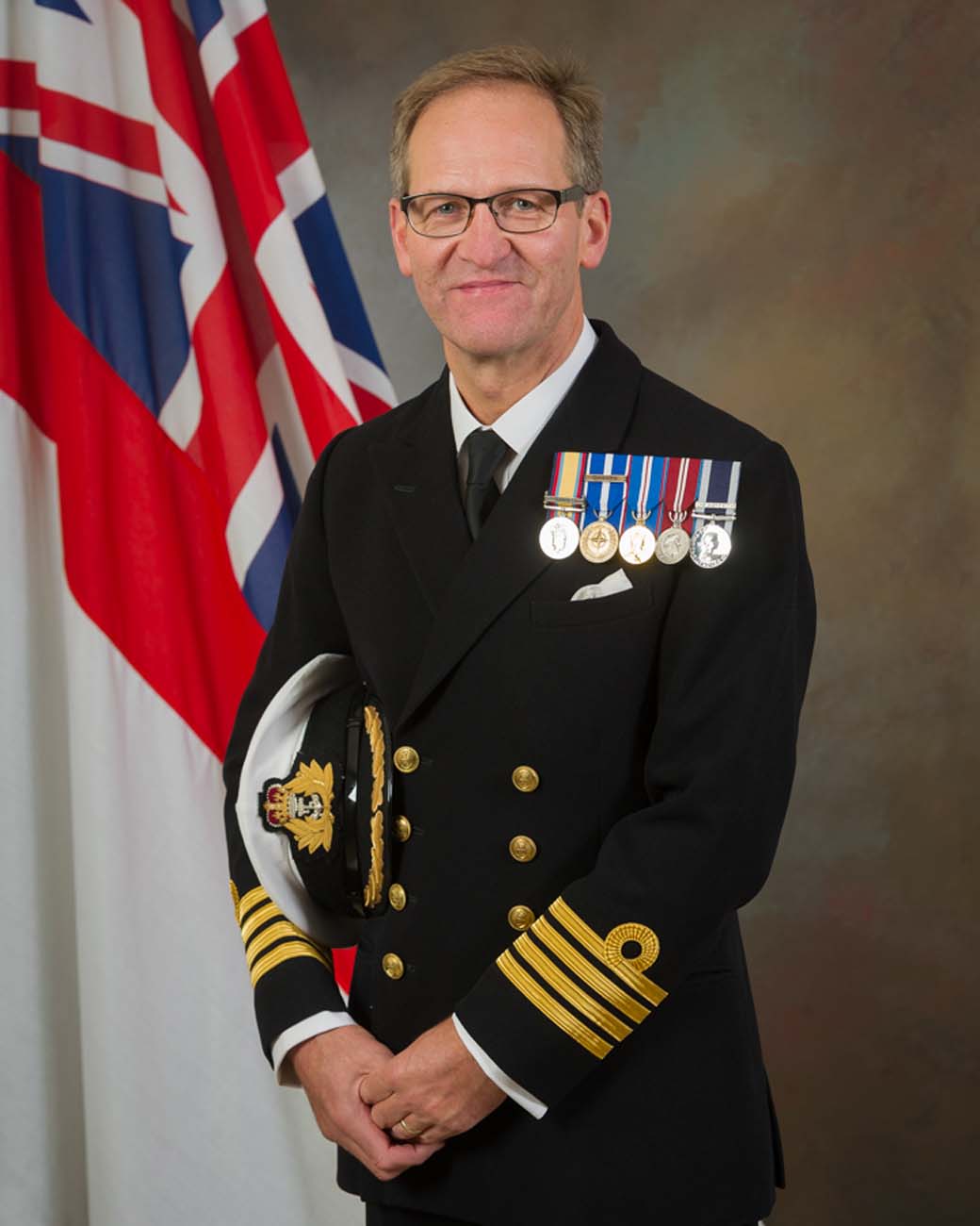 HMS Collingwood welcomes new Commanding Officer | Royal Navy